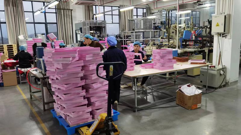 食品贴标机：分类与用途详解